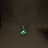 Glowing Discoloration Moon Chain Necklace